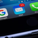 email-google-and-phone-icon-on-the-screen-of-an-iphone